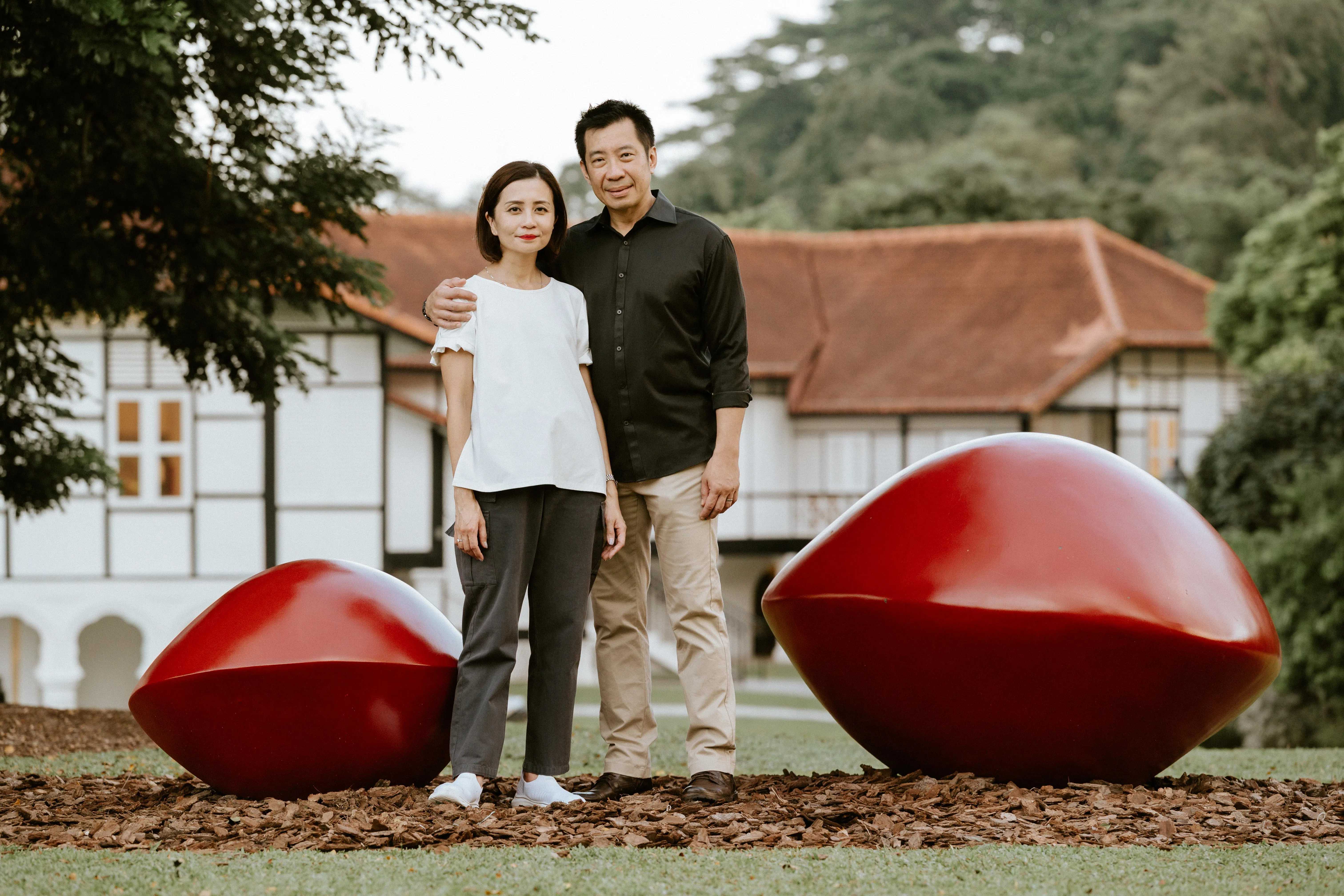 女儿2024年3月确诊DIPG之后，吕德利和翁玲达联系了全球近30家医院、研究机构和组织，希望能报名参加临床试验，大多数电邮却石沉大海。得到的回复当中，很多以无法接收外国患者为由拒绝他们。（DIPG Alliance提供）