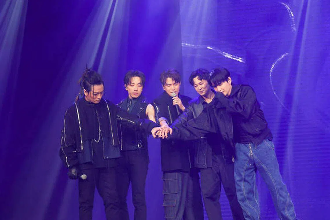 TORO（左起）坤达、阿弟、书伟和牛奶再次站上舞台，掀起歌迷的回忆杀。（互联网）