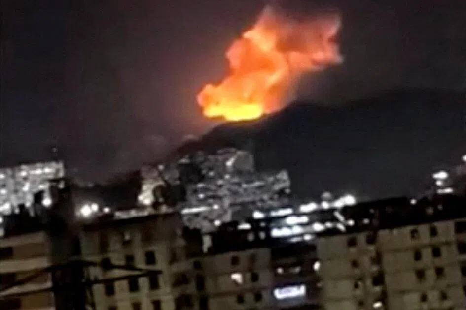 委内瑞拉首都传多声巨响 美媒称特朗普下令袭击