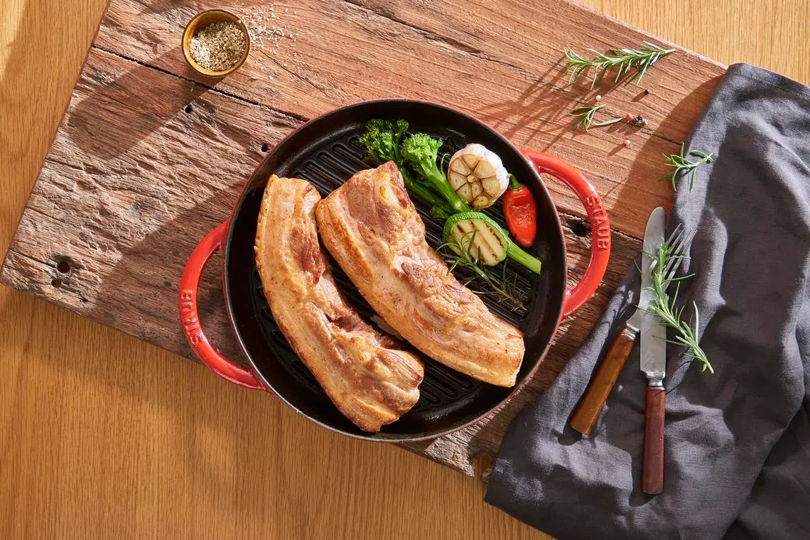 韩国猪肉肥瘦相间，肉质柔嫩，甜味自然。（受访者提供）