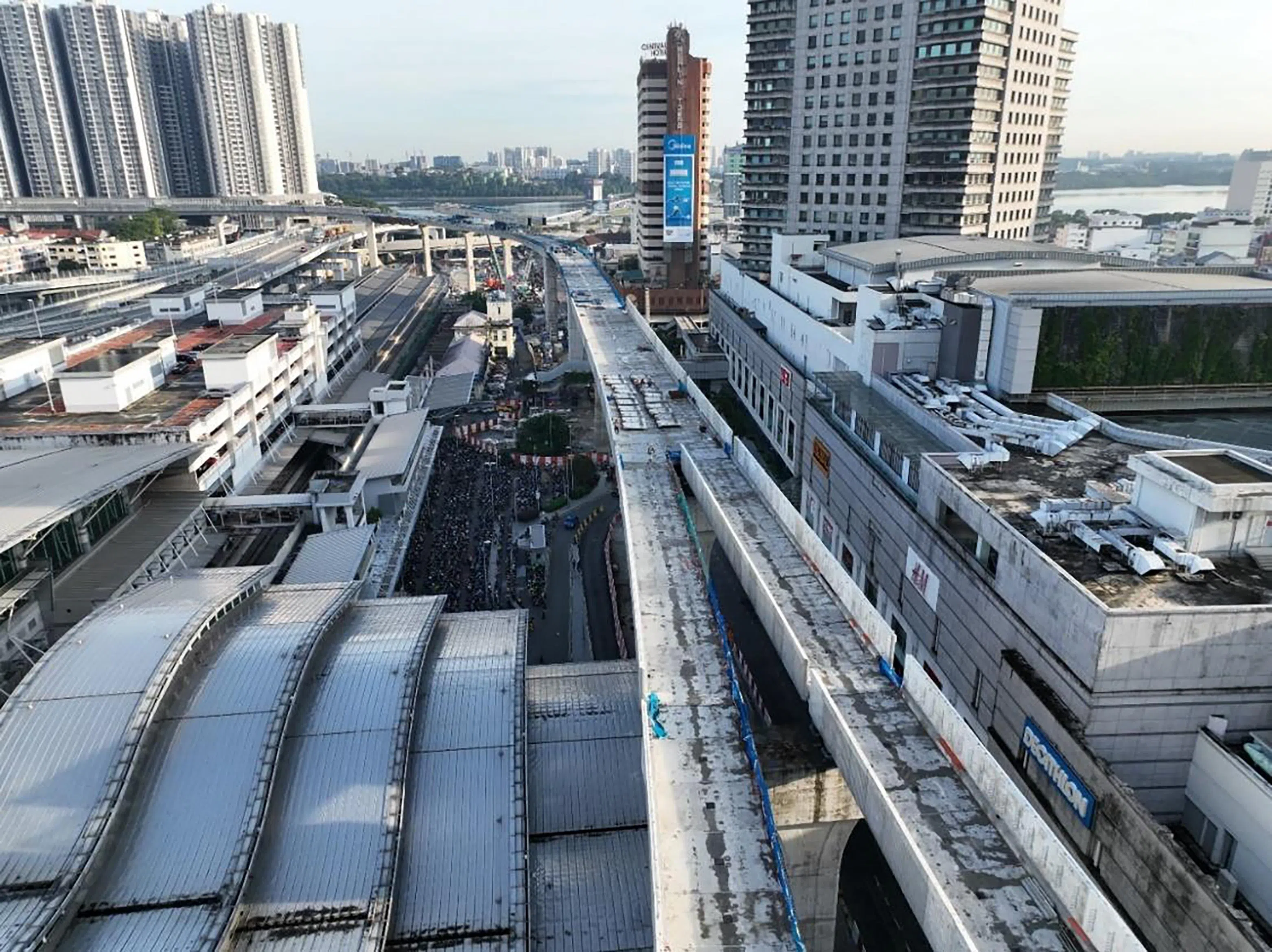 沿着新山敦阿都拉萨路而建的地铁陆地高架桥。（陆路交通管理局提供）
