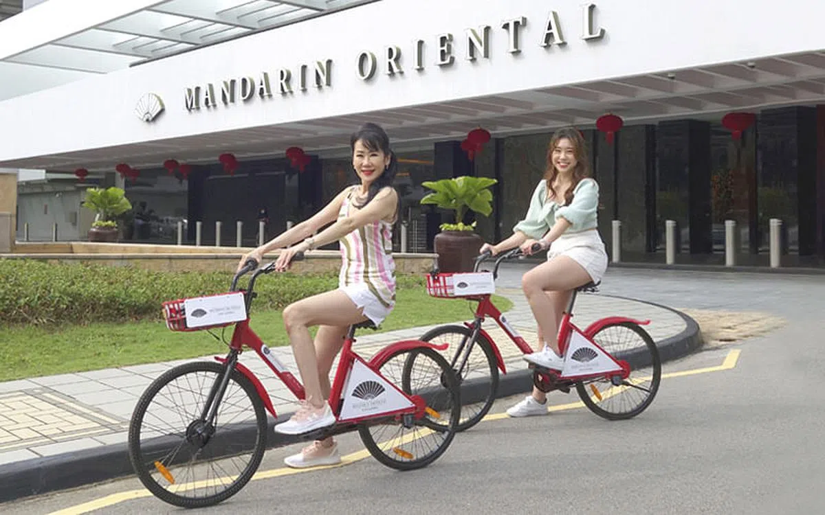为健康加分，不一样的“骑行度宅假”。（图／新加坡文华东方酒店提供）
