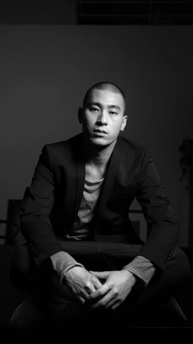 陶冶将艺术与奢华品牌的合作，视为一次互相照见的过程。（梵克雅宝提供）