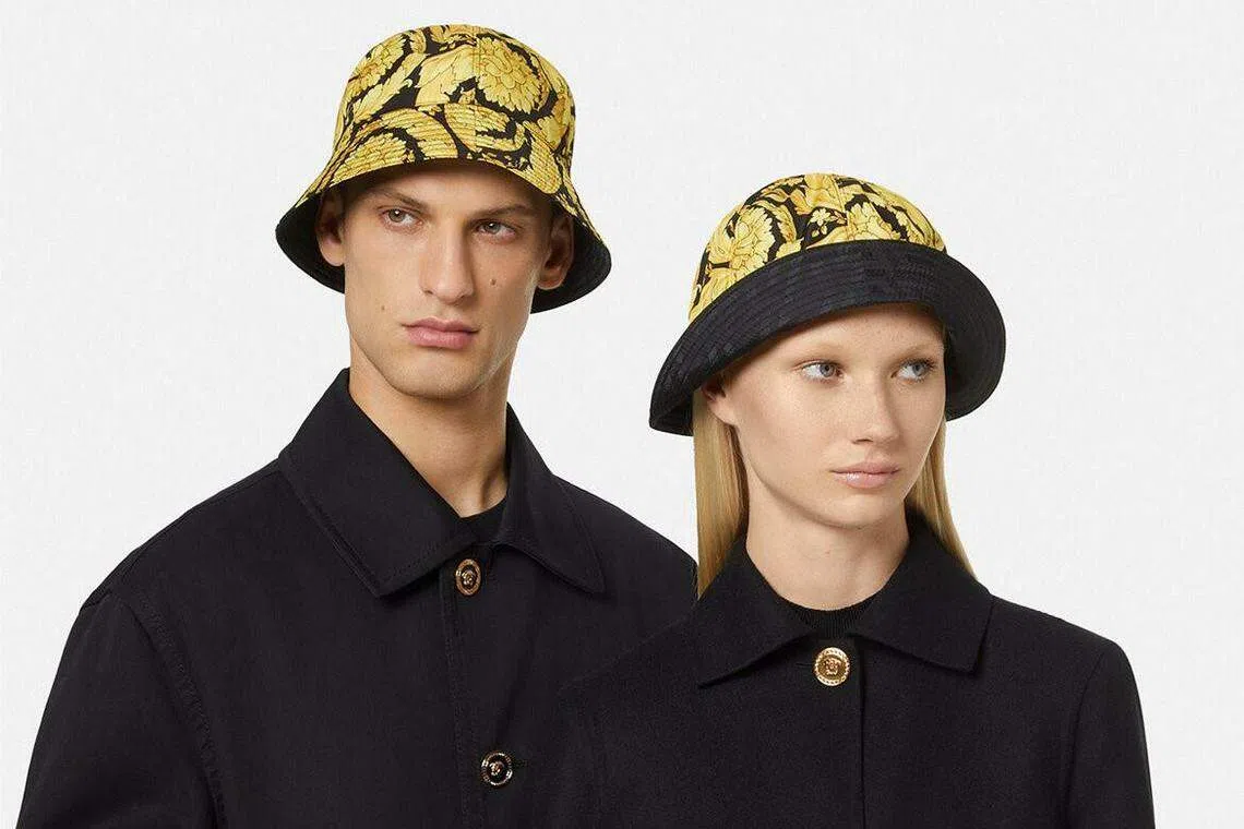 Versace Barocco渔夫帽防晒又有造型感。（品牌提供）