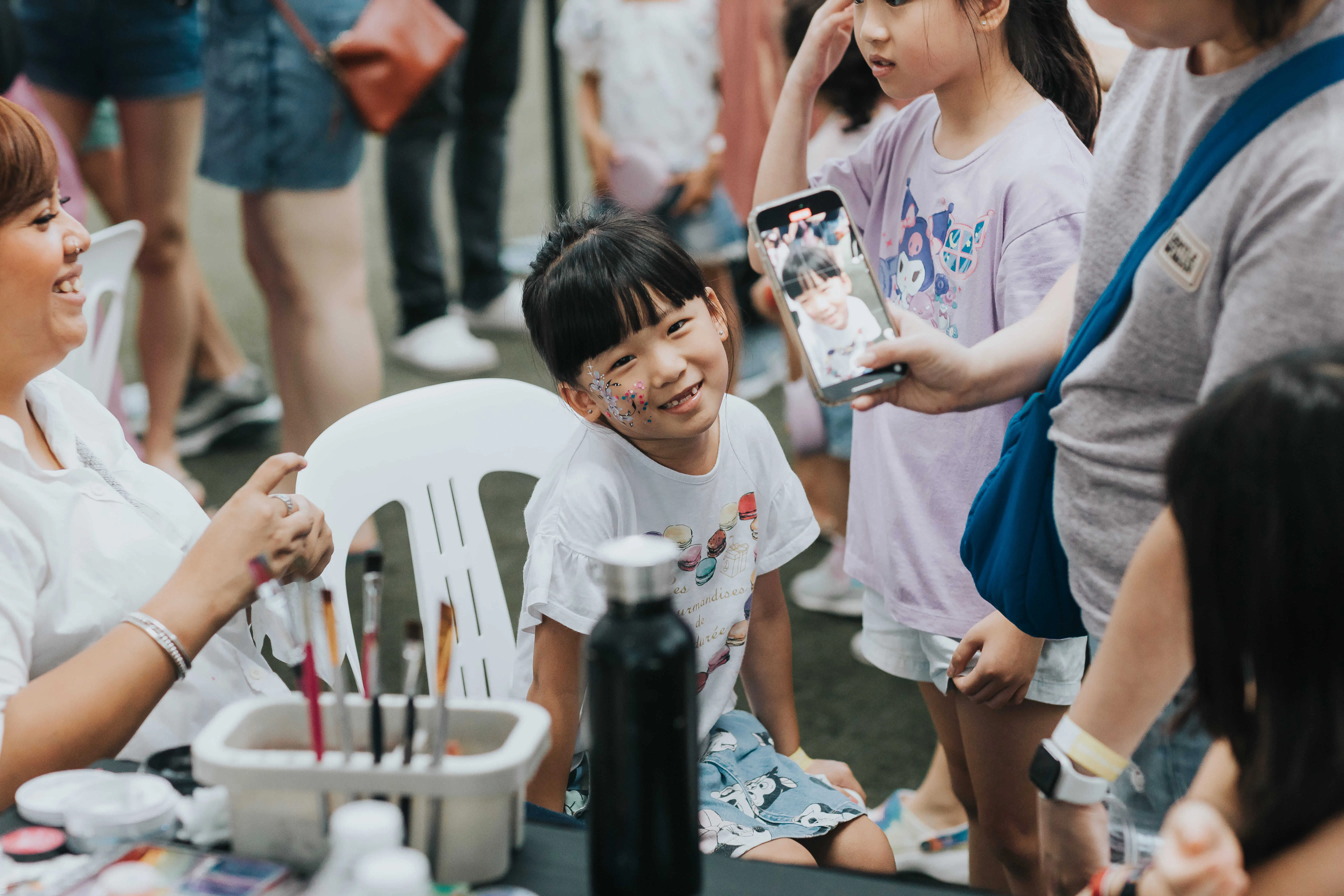 带上全家人参加圣淘沙跨年派对，感受节日的欢乐氛围和精彩表演，度过一个难忘的夜晚。（图/圣淘沙提供）