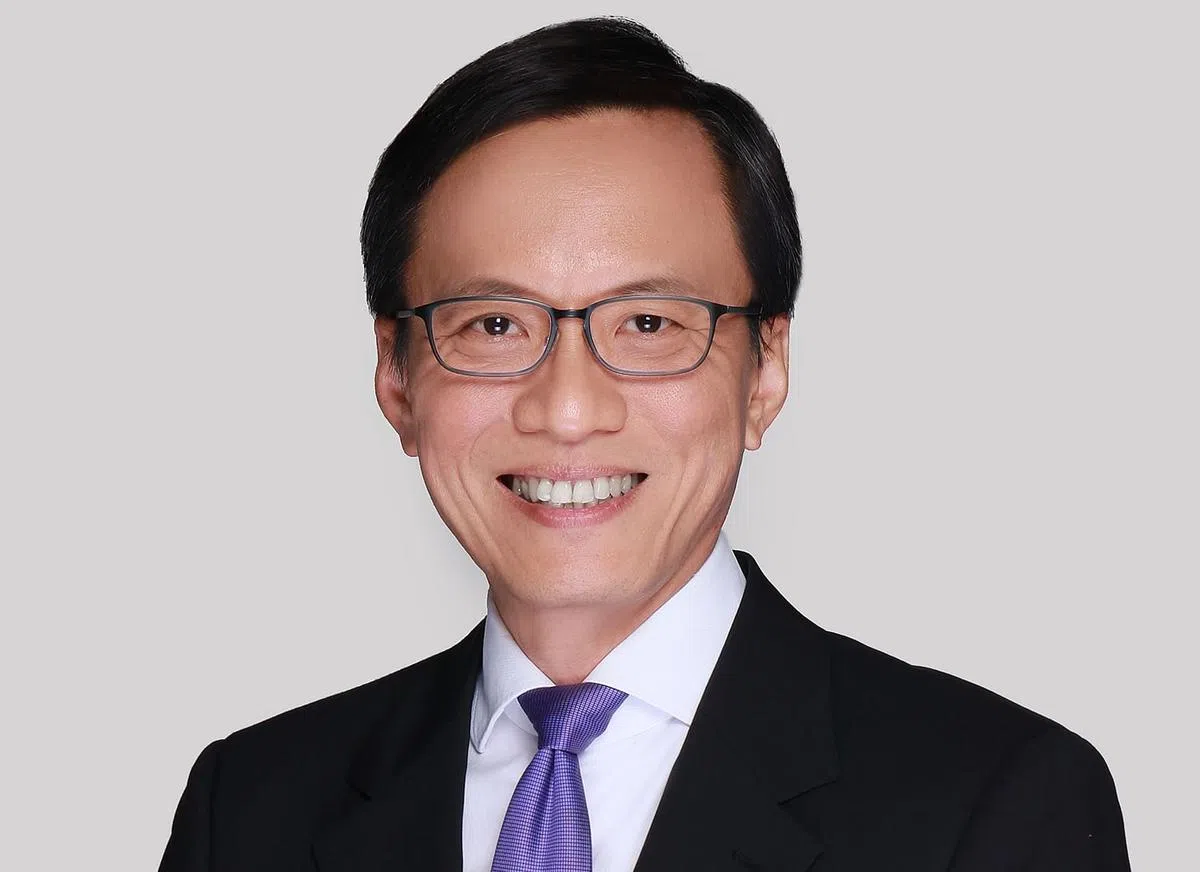 我们必须努力发展更多可持续的能源形式，为各种行业提供动力，以应对不断上升的气温。气候变化是一项生存挑战。如果气温超过工业化前水平的1.5摄氏度，世界上许多地区可能变得不适宜居住。——淡马锡全球企业发展（新加坡）联席总裁和战略发展总裁谭明耀