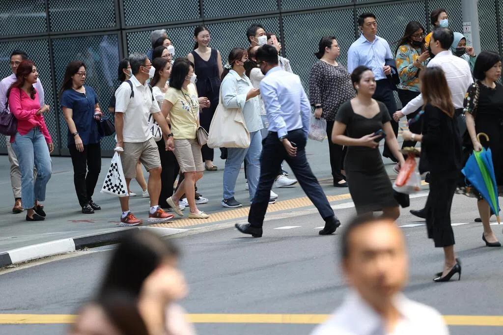 上班穿短裤未尝不可 本地出台环保节能着装指南-feature-thumbnail