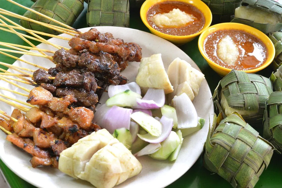 永生沙爹的炭烤沙爹，配加黄梨的沙爹酱。（档案照）