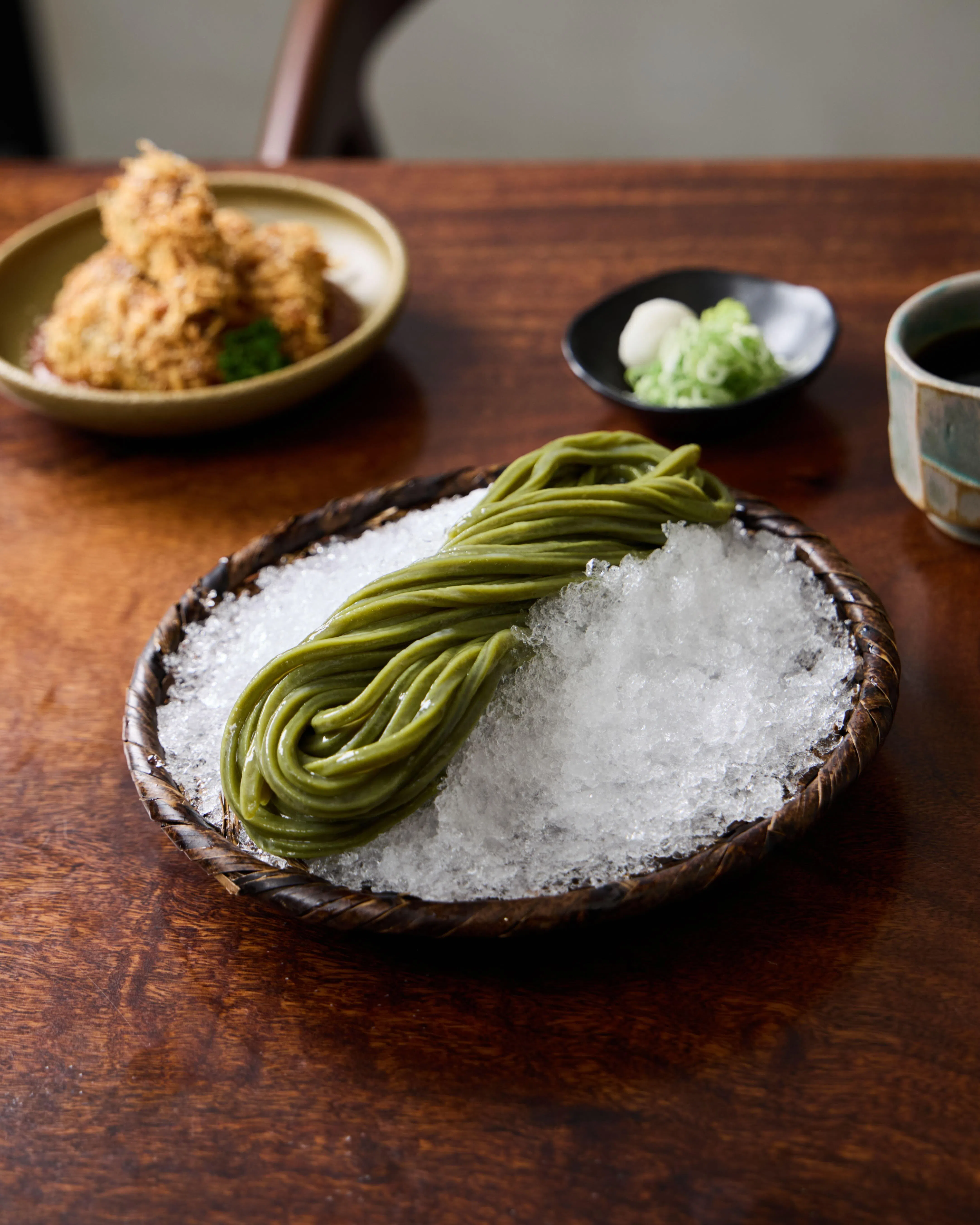 抹茶乌冬面的面条，每天在店内新鲜制作。（餐馆提供）