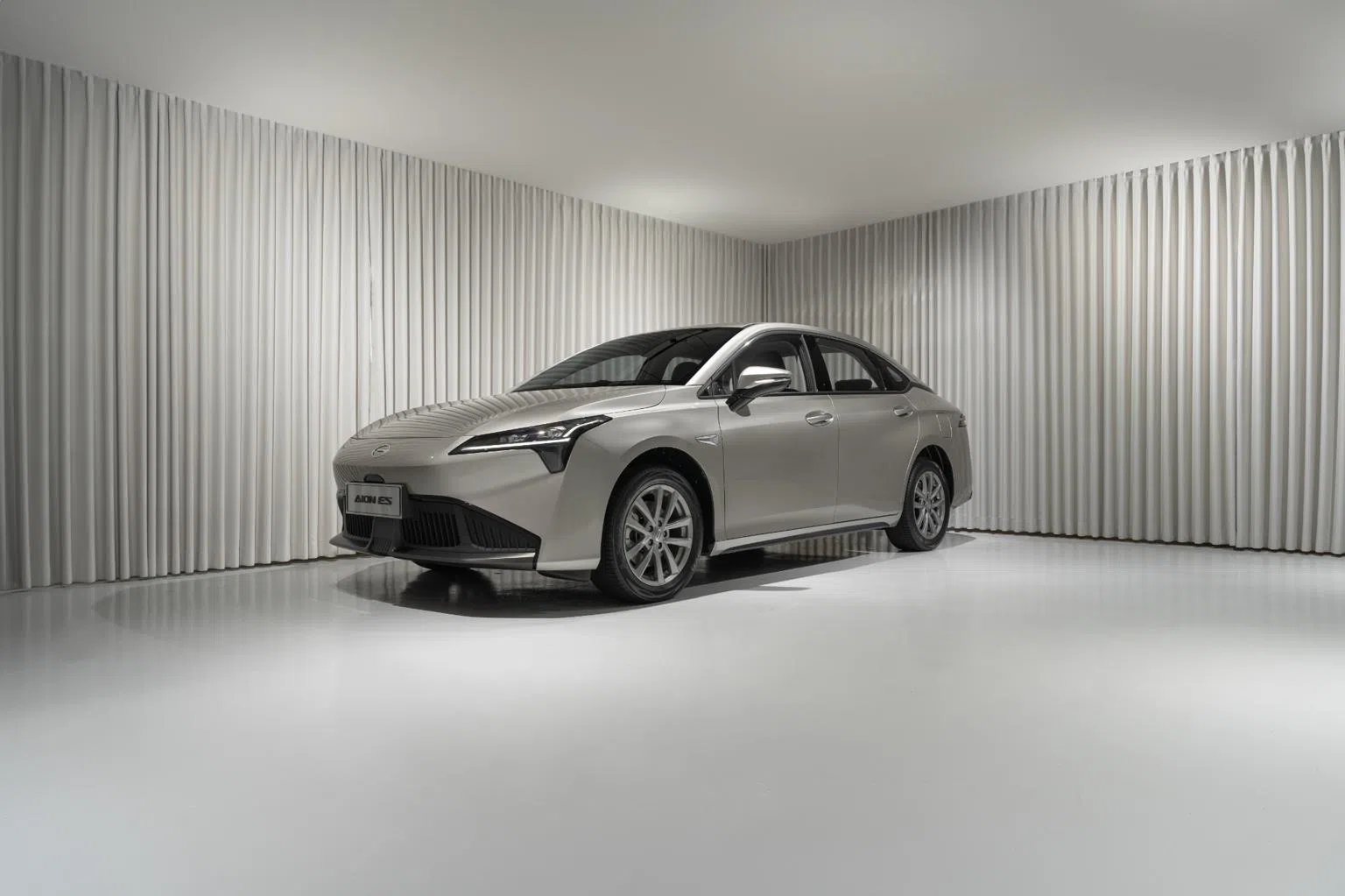 广汽埃安ES结合可持续性与现代便利的同时，营造出奢华、安静的驾驶体验。（图/GAC Aion提供）