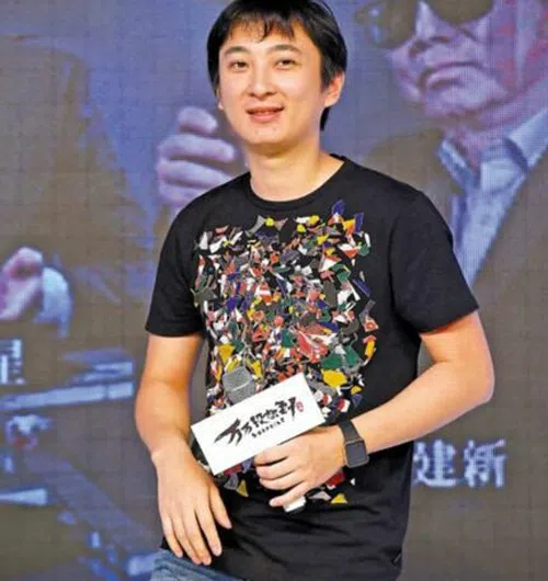 黄一鸣在社媒斩钉截铁证实孩子生父是中国富二代王思聪。（互联网）