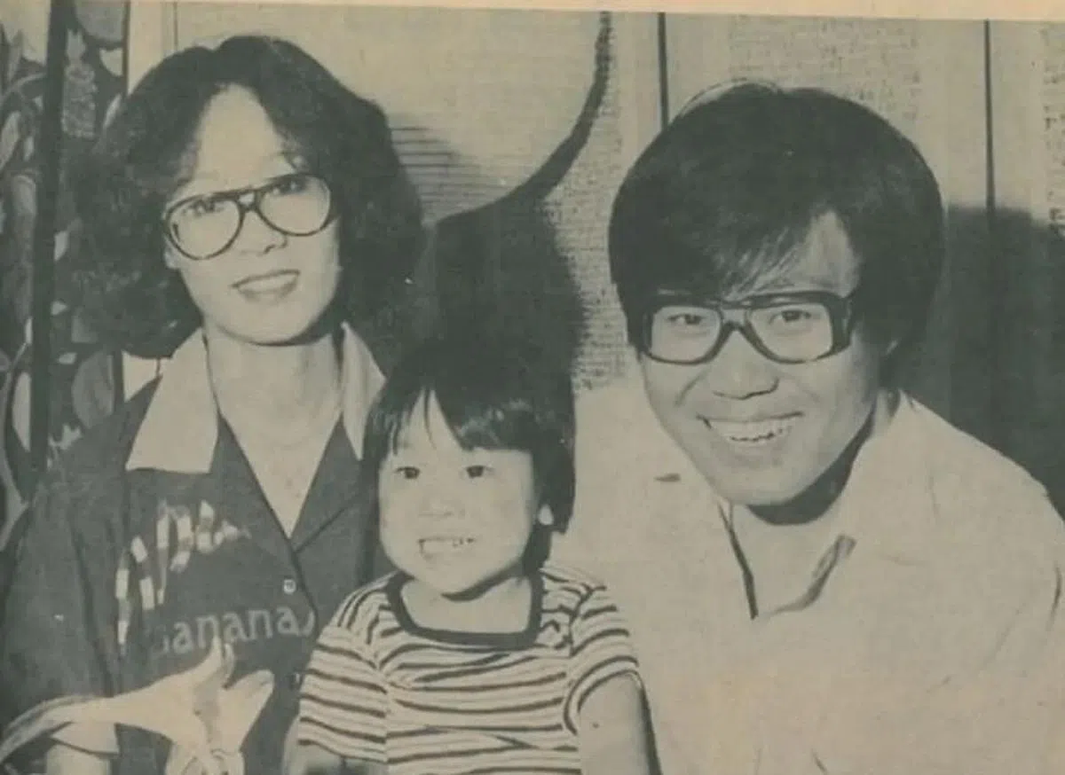 尹汝贞与儿子。（图/互联网）