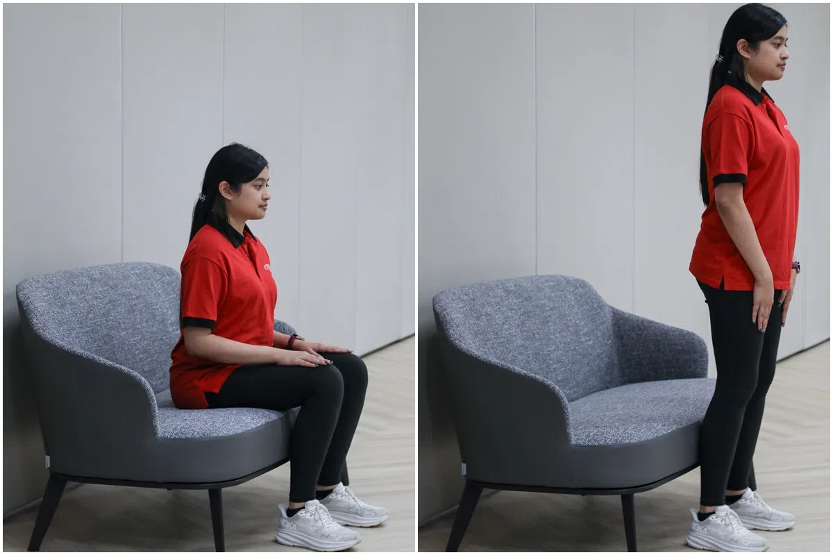 放松坐在沙发上，上半身微微向前倾，然后从沙发上站起来。（刘欣怡摄）