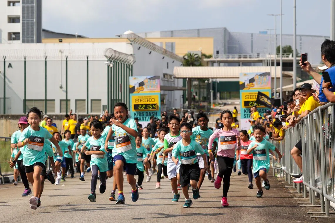 今年黄丝带义跑首次新增在监狱内举行的700米儿童义跑项目，让六岁至12岁儿童也参与到这项公益活动中。（蔡家增摄）