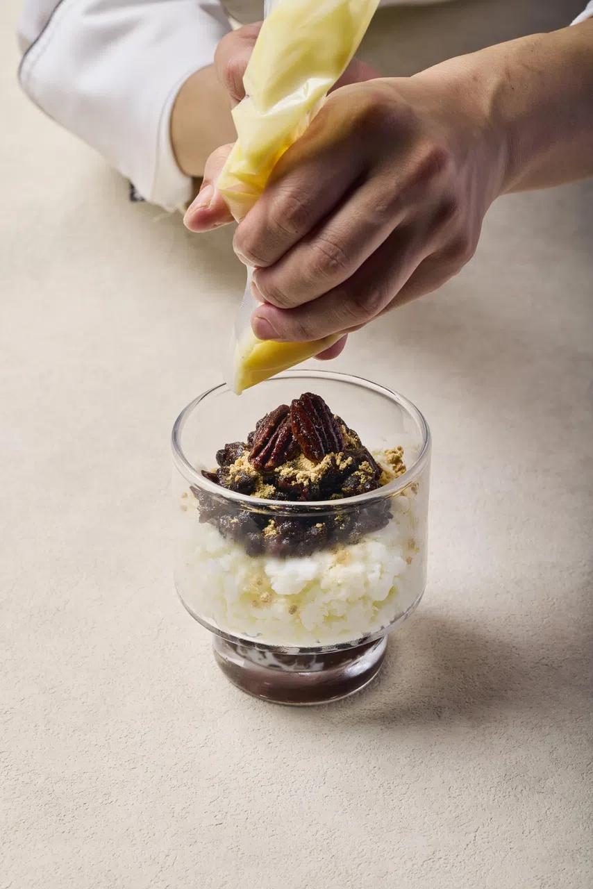 韩式红豆刨冰是一道沁凉消暑甜点。（餐馆提供）