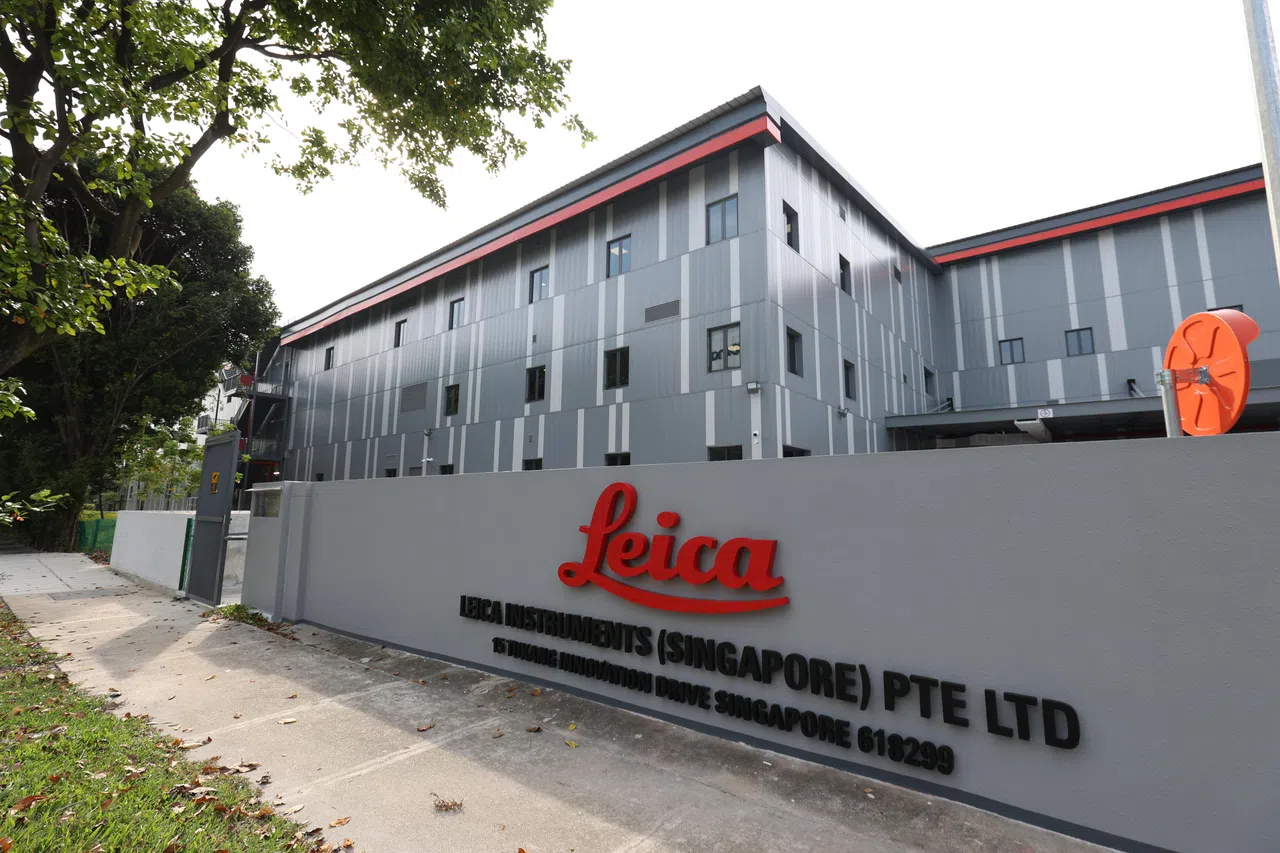 设施位于坐落于都干创新通道15号（15 Tukang Innovation Drive），占地1万7224平方公尺，已获得绿色建筑标志白金认证（Green Mark Platinum Certification）。（何家俊摄）