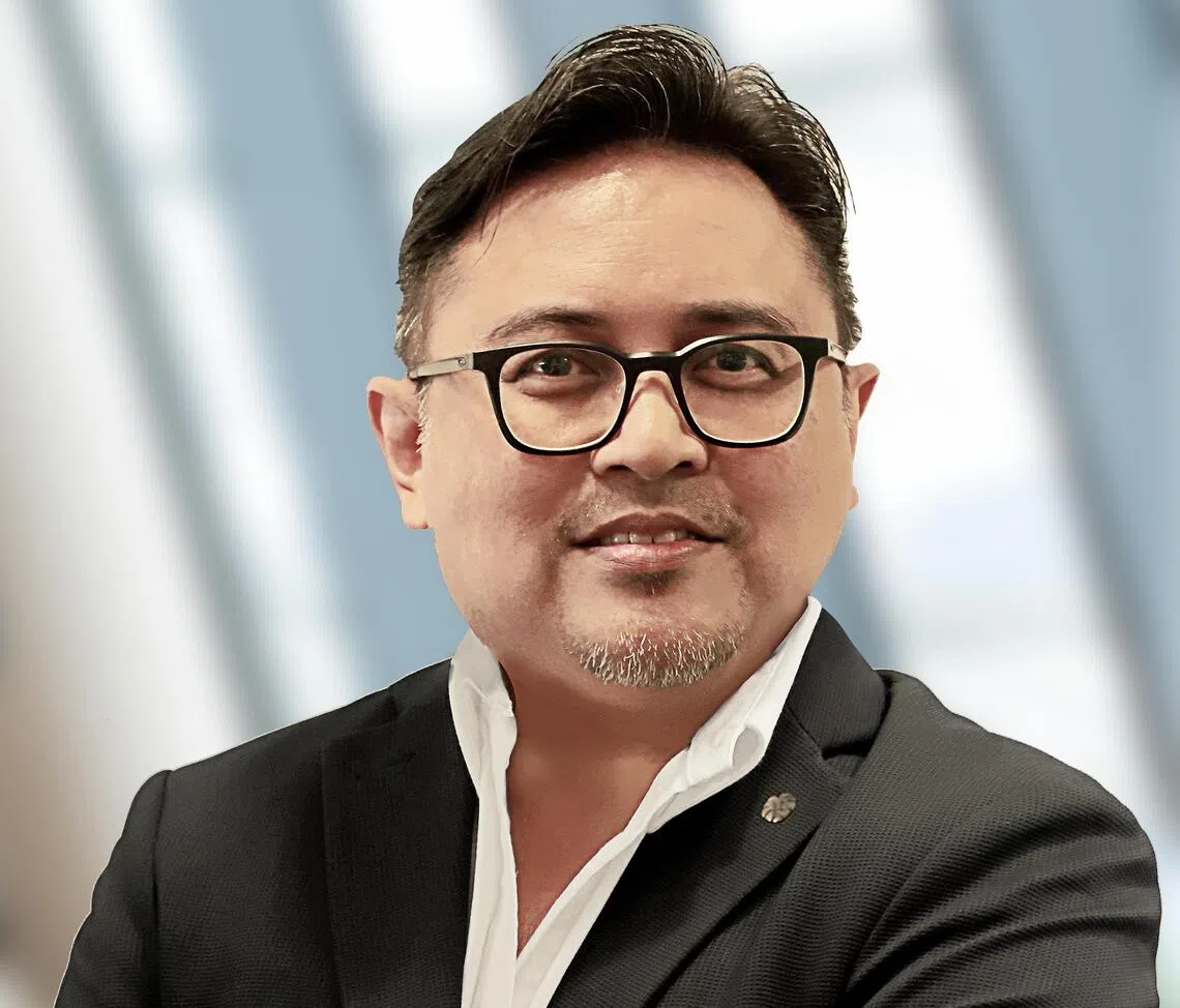 活力加冷体育管理私人有限公司运营体验总监奥斯曼认为，通过持续引进国际大赛，新加坡的篮球运动将不断进步。（新加坡体育城提供）