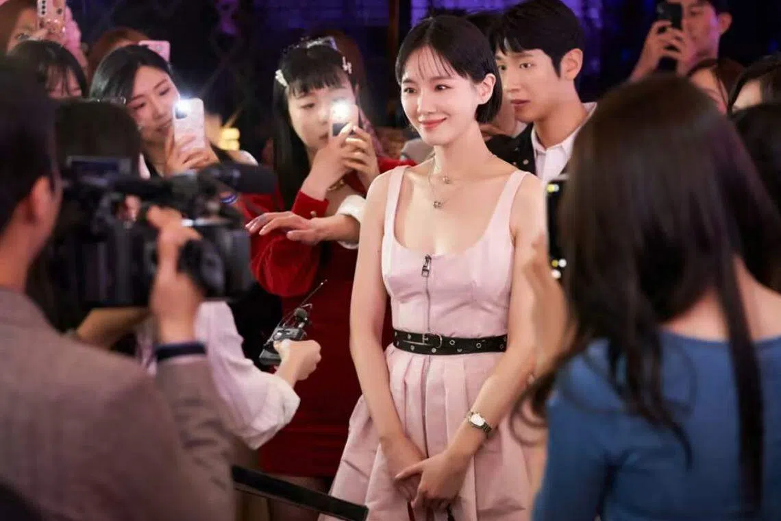 《绝世网红》讲述网红世界背后的致命暗流。朴圭瑛饰演一夜爆红的网红。（Netflix图）