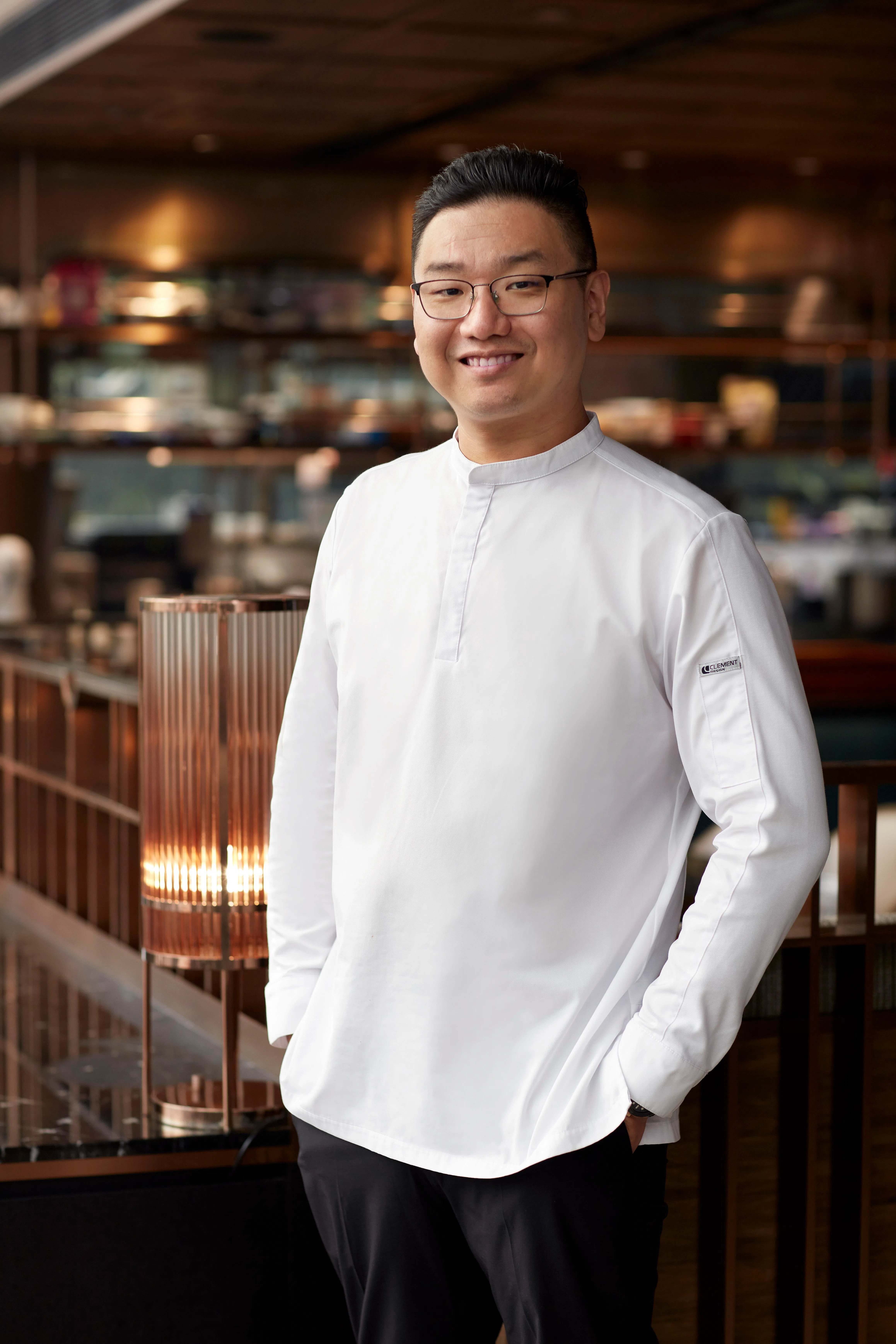 Qin餐馆主厨黄凯翔施展创意与厨艺，将本地与区域食材巧妙带上餐桌。（餐馆提供）