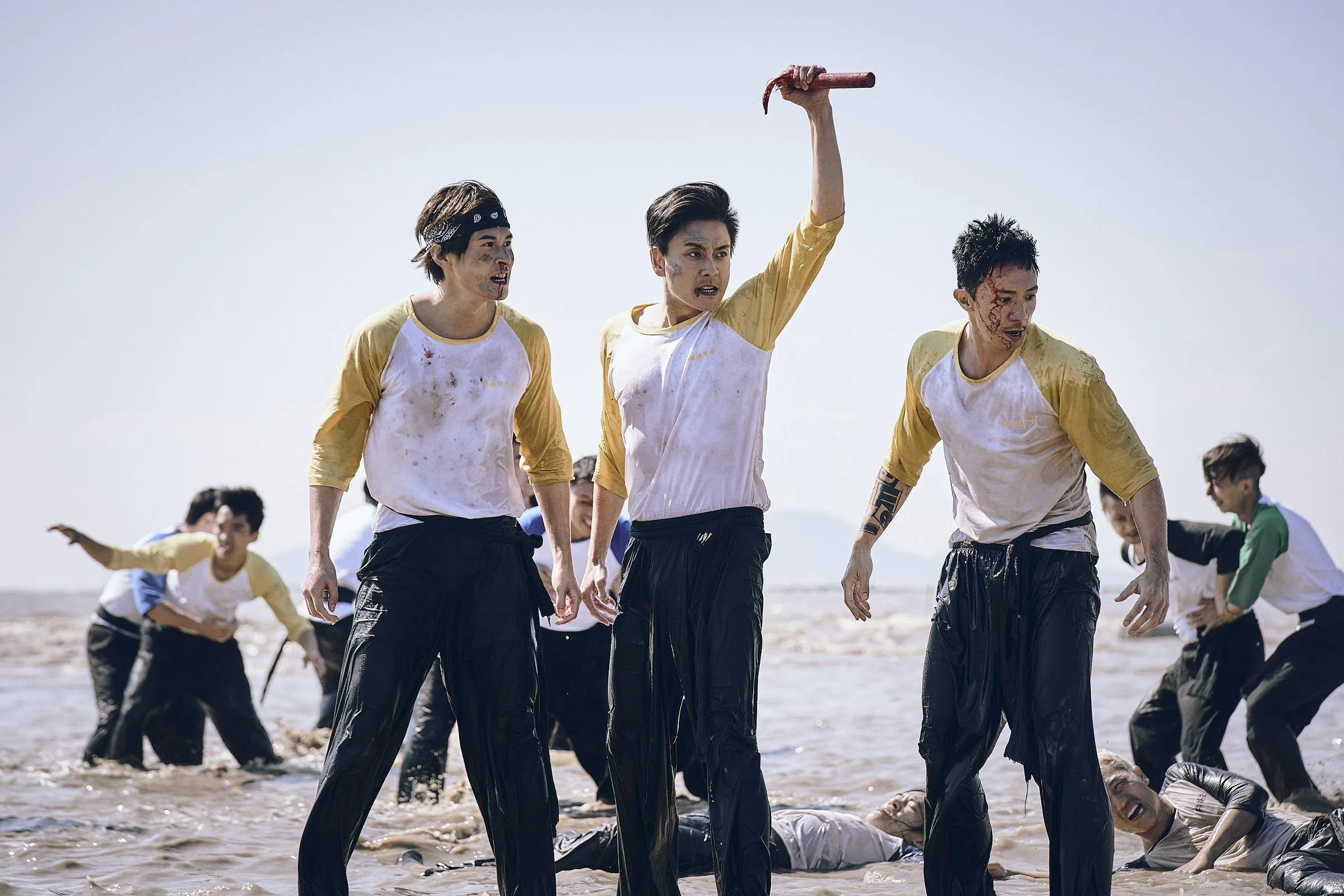 陈家乐（左起）、黄宗泽和张继聪在《扎职2》扮演黑帮三兄弟。（邵氏提供）