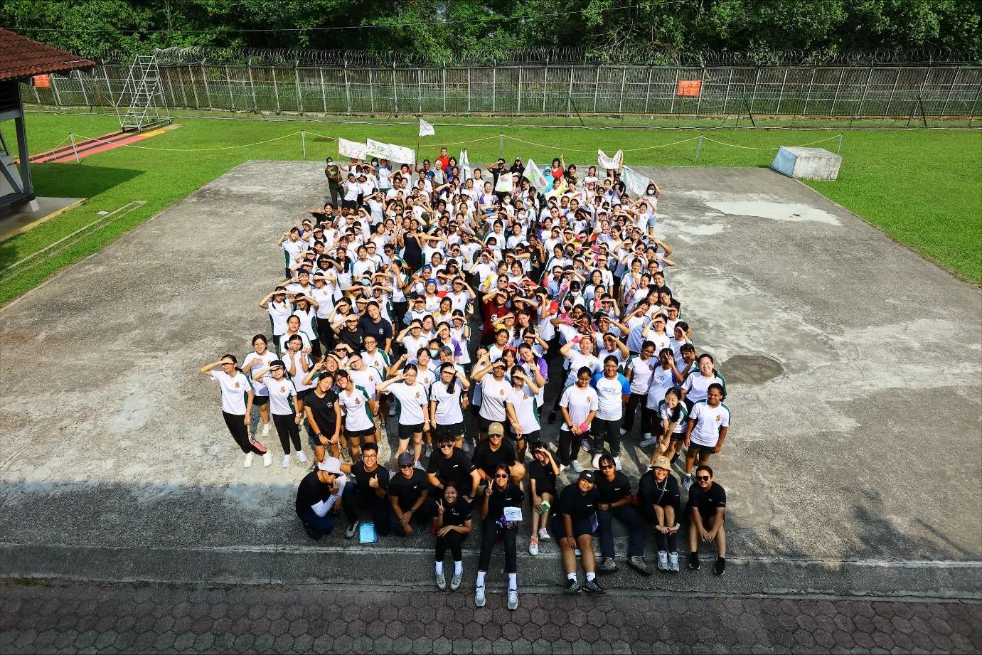 丹绒加东女校与Touch Adventures共同合作，举办了为期三天两夜的露营活动。（丹绒加东女校提供）