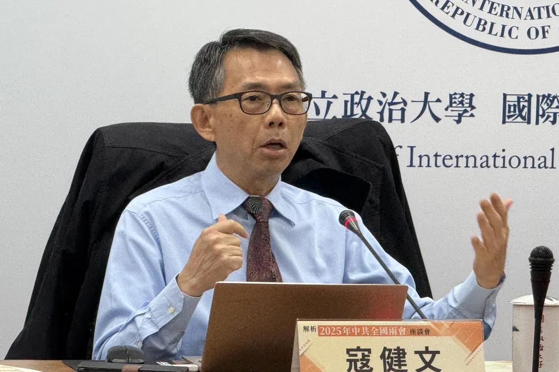 台湾政治大学东亚研究所特聘教授寇健文分析，北京将利用美国与盟友关系恶化，以游击战的方式，在国际上采取“美退我进”统战策略，以因应特朗普带来的变局。（缪宗翰摄）
