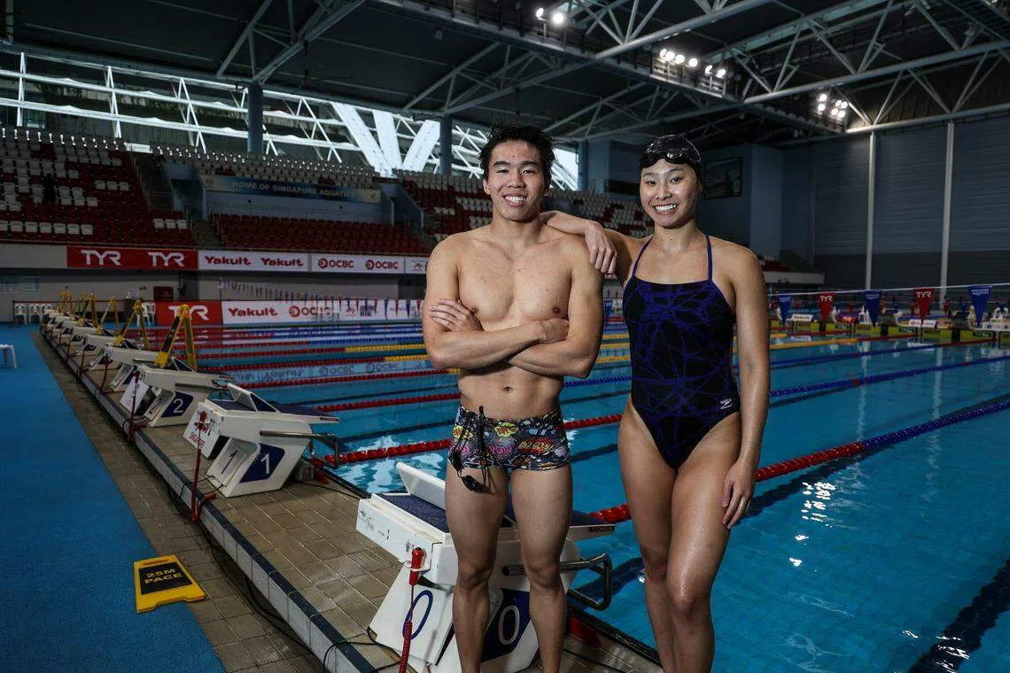 目前获得巴黎奥运会游泳资格的我国泳手是陈永进（左）和沈恩夷。（档案照片）