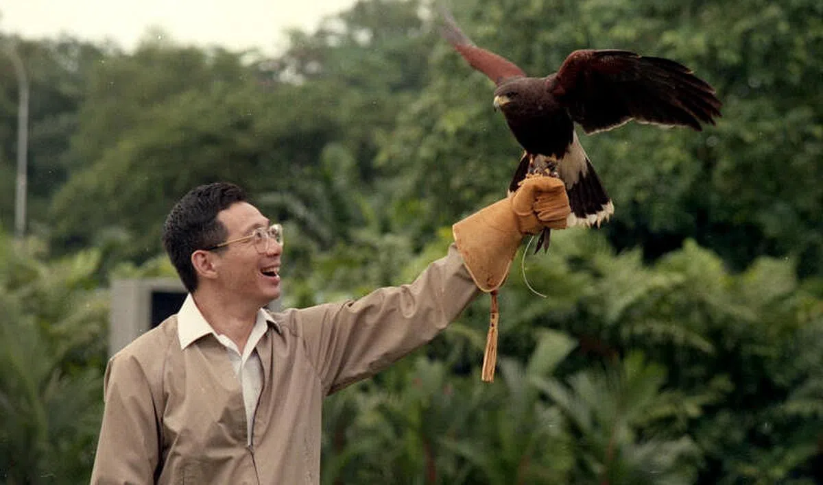 时任贸工部长兼国防部第二部长（军务）李显龙准将为富士鹰园主持开幕。（周国威摄）