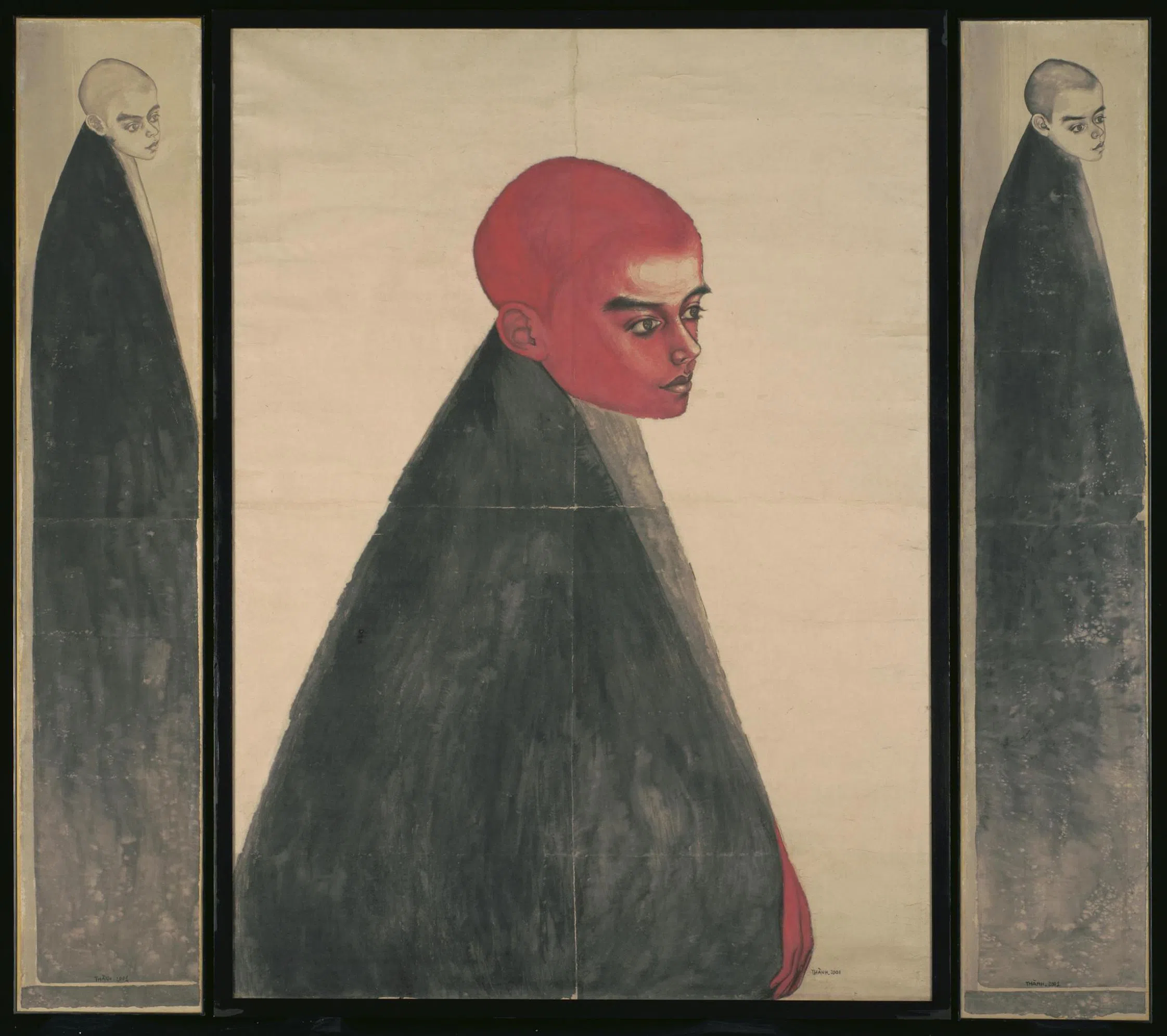 河内艺术家阮明成的《等待》，是在越南传统手工纸“dó”上创作的大型三联水墨自画像。（国家美术馆提供）