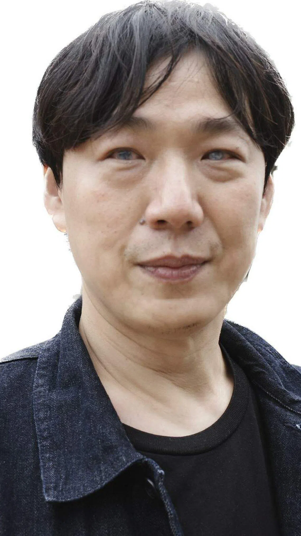 被网民恶意造谣“假盲”，萧煌奇在脸书晒出自己摘下墨镜的照片澄清。（取自艺人脸书）