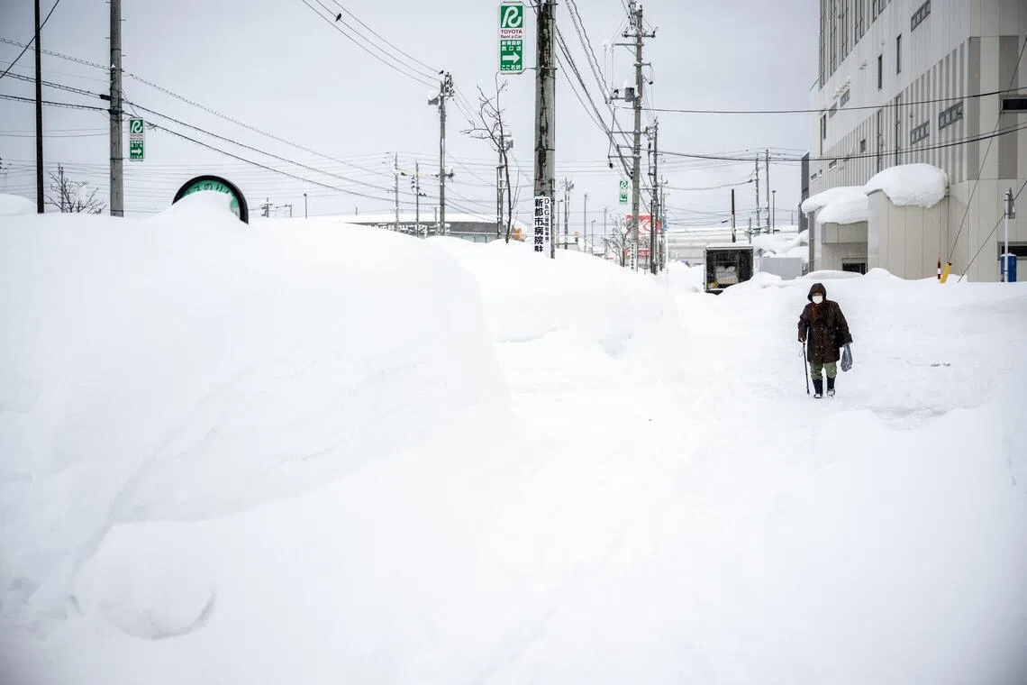 异常强降雪袭日 已致30人死亡