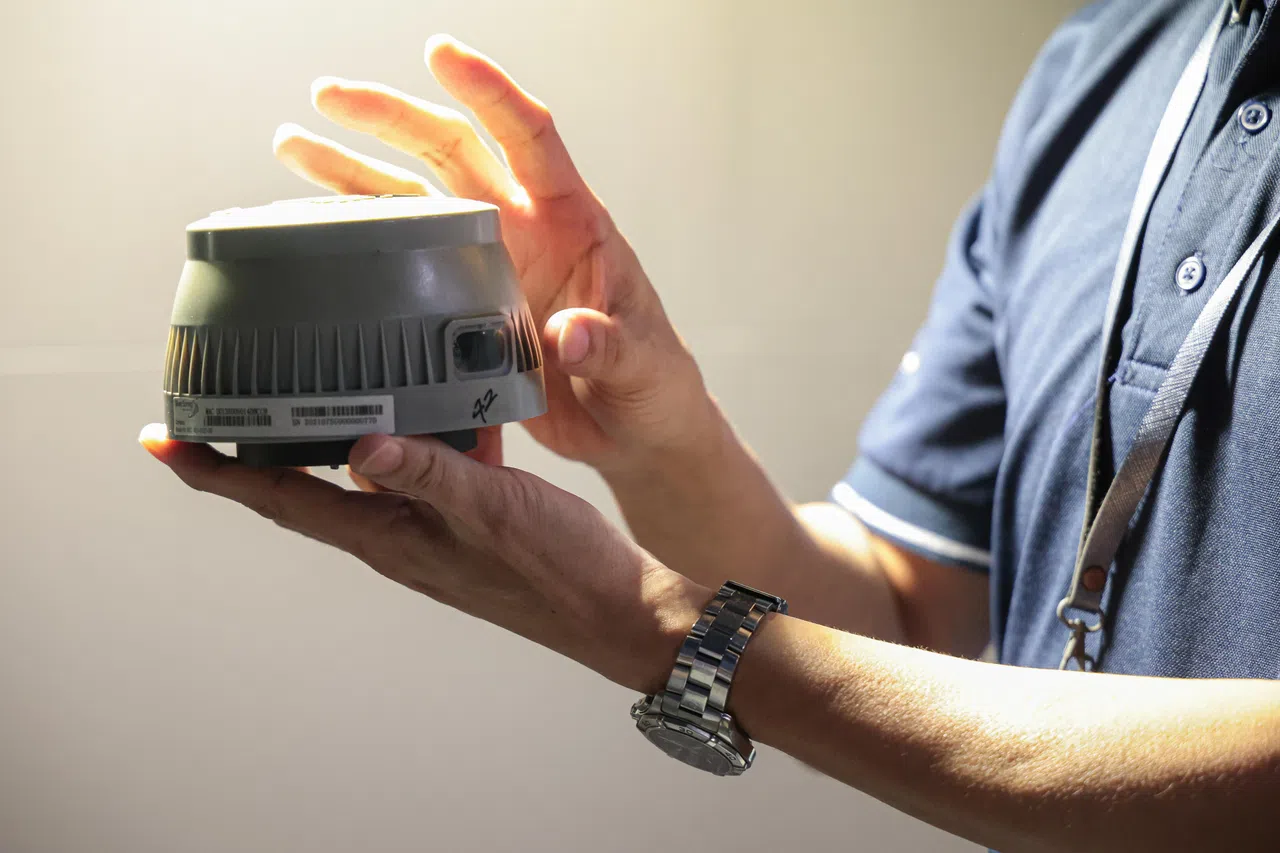 远程监测系统的控制节点可收集环境照明、GPS定位、LED灯的温度和照明度等数据。（李冠卫摄）