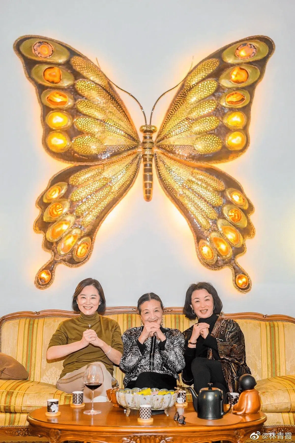 林青霞、江青与金星在巴黎相聚。（互联网）