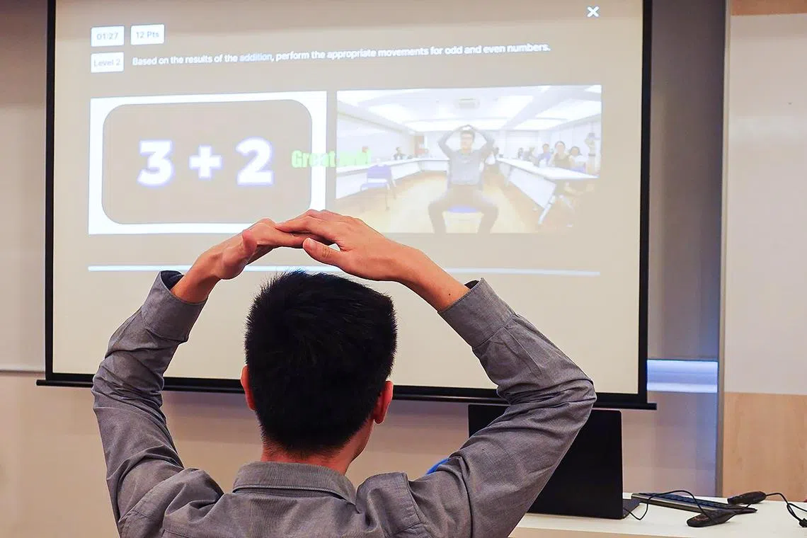 “Brain Health Playground”专为年长轻度认知障碍或早期失智症患者设计，通过一系列益智游戏训练大脑，提升认知能力。（新加坡保健服务集团综合诊疗所提供）