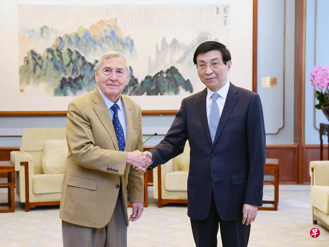 ��������������ڰ���ɭ