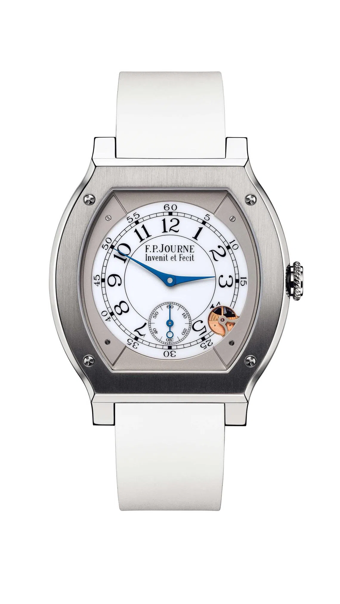 尊纳研发结合“睡眠”功能的高科技石英机芯，是品牌腕表最吸引人的功能。（尊纳提供）