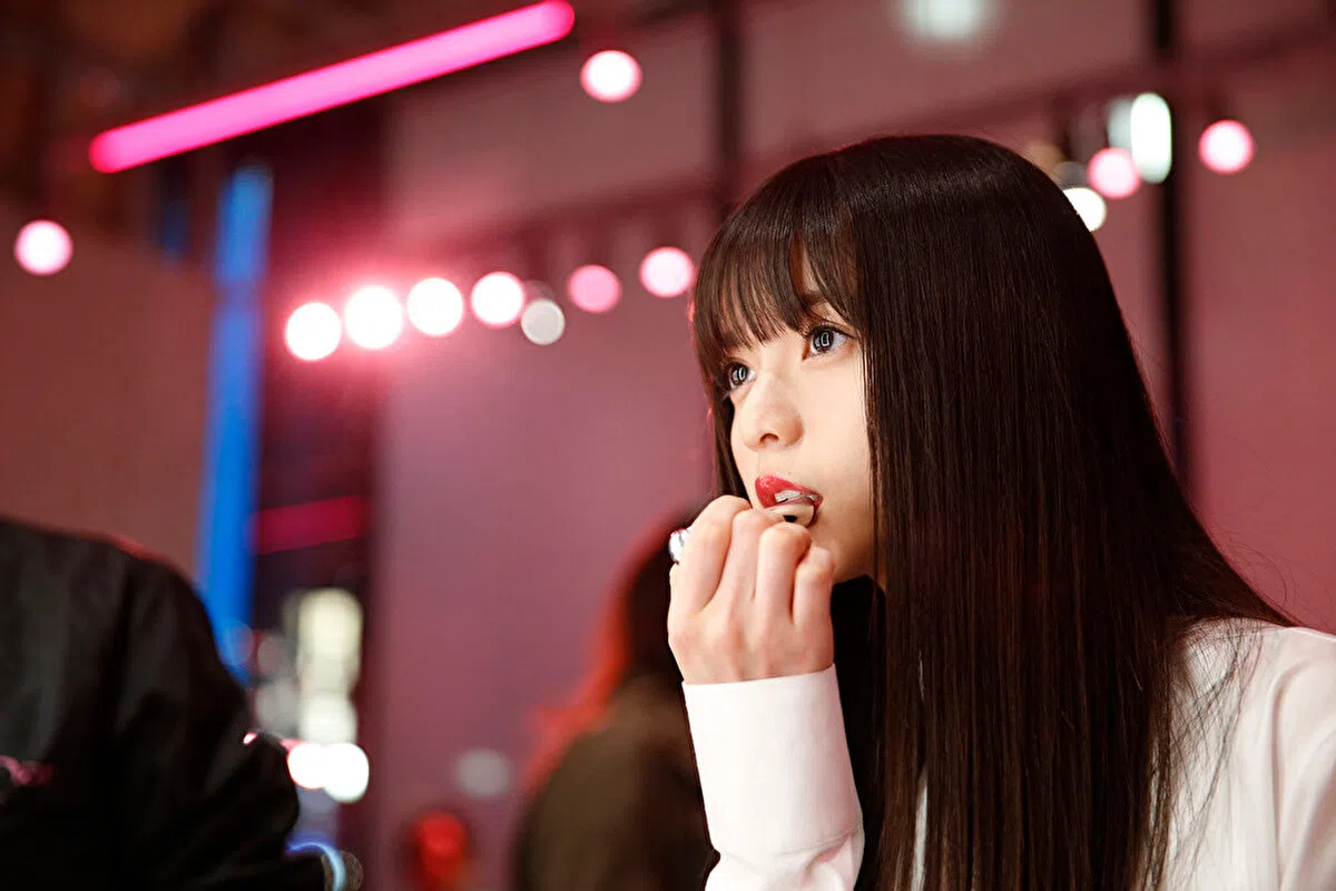 斋藤飞鸟诠释人气偶像，亮丽耀眼。（互联网）