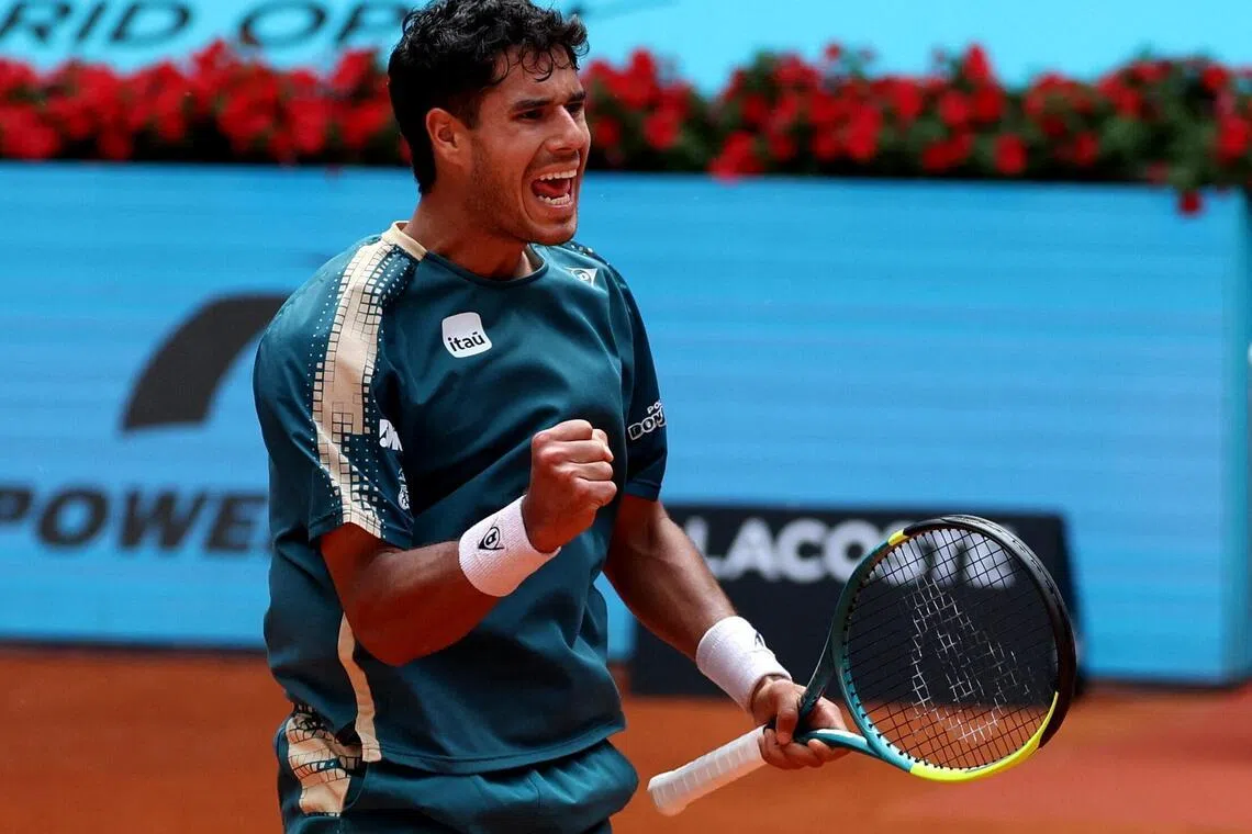 上个月首次跻身世界前100的巴拉圭资格赛选手巴列霍爆冷打败前世界第三的保加利亚老将迪米特洛夫，晋级马德里公开赛次轮。 （路透社）