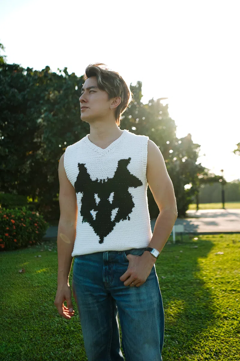吴劲威将罗夏墨渍心理测验（Rorschach）的图像织入衣物。（The Club Made提供）