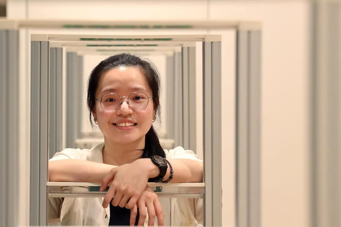 张芷馨认为，边工作边学习的模式让她获益匪浅，帮助了她更清晰地规划职业方向。（邝启聪摄）