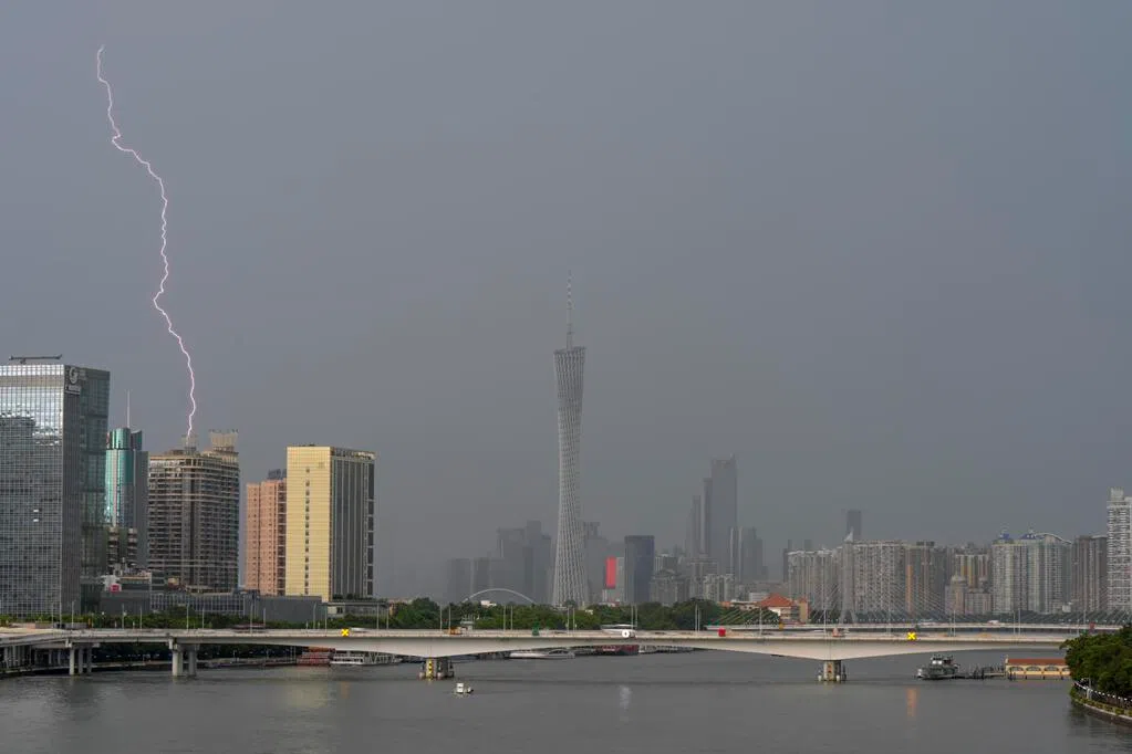广州拟出台奖励新规：广泛发动群众举报“三非”外国人