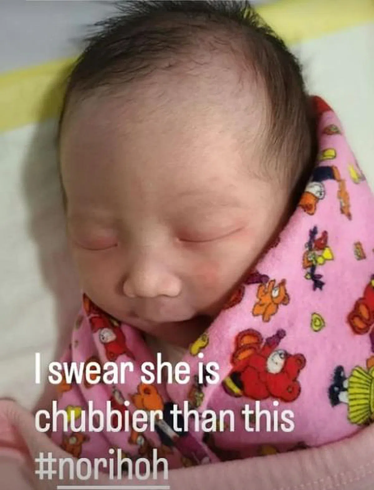  何维健喜获千金，通过Instagram限时动态公开女儿的照片。（Instagram载图）