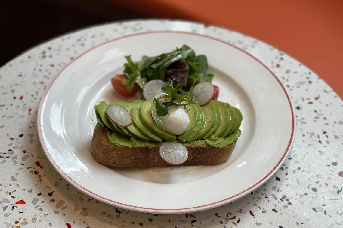 Elephant Grounds的招牌鳄梨吐司。（黄靖晶摄）