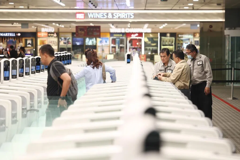 交流站：樟宜机场全球最佳实至名归