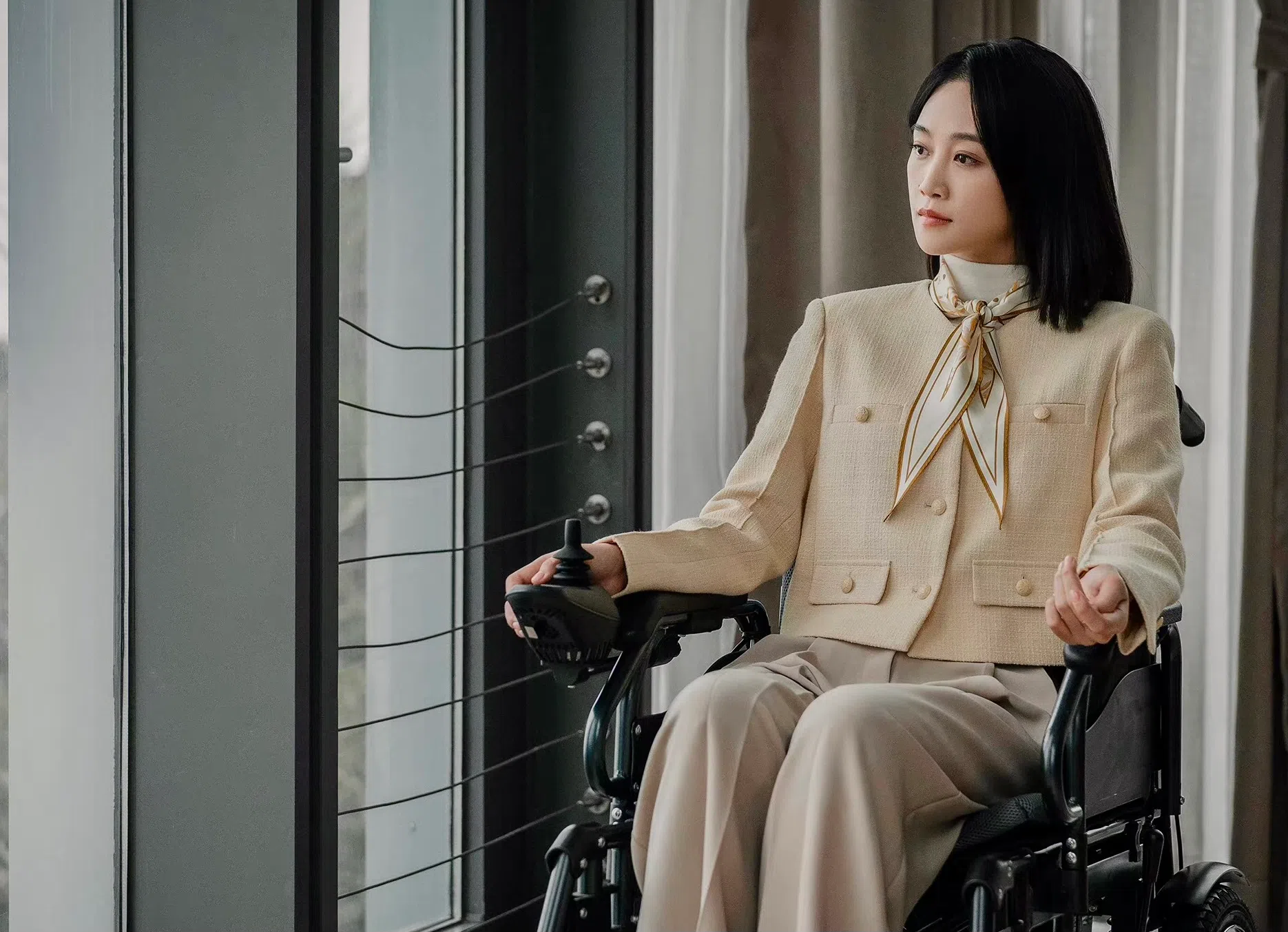 蓝盈莹饰演心高气傲的千金苏真真，一次车祸导致她只能坐在轮椅上度过余生。（互联网）