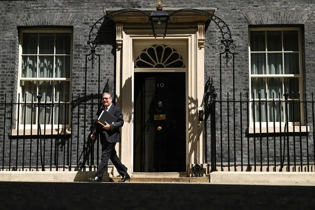 何越：社媒时代英国首相换得快？ | 联合早报