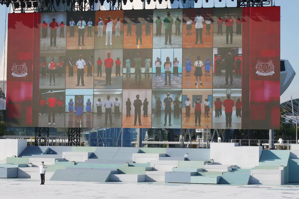 往年都会有民间机构和学生制服团体参与国庆检阅礼，但为了遵守防疫措施，他们只能通过虚拟方式参与。（梁伟康摄）