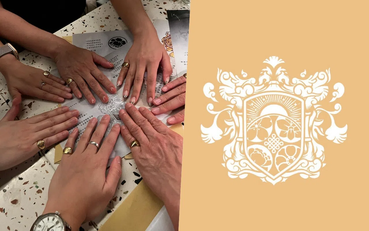 陈熙去年赴伦敦留学前，为家人设计图章戒指，设计中的樱花原来代表女友Mimi。（取自陈熙IG）