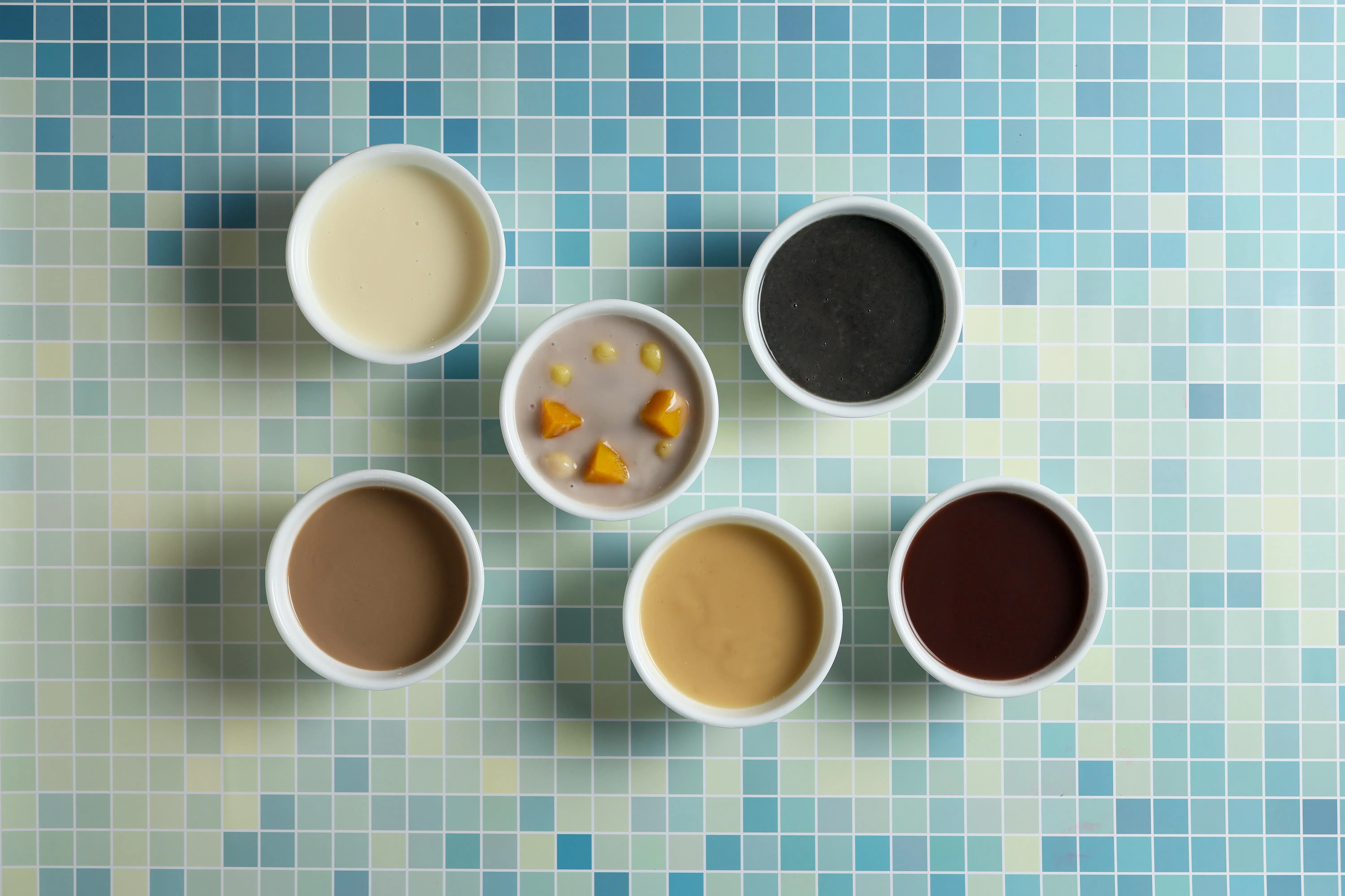 华人传统甜品有一定的营养价值和养生功效。（龙国雄摄）