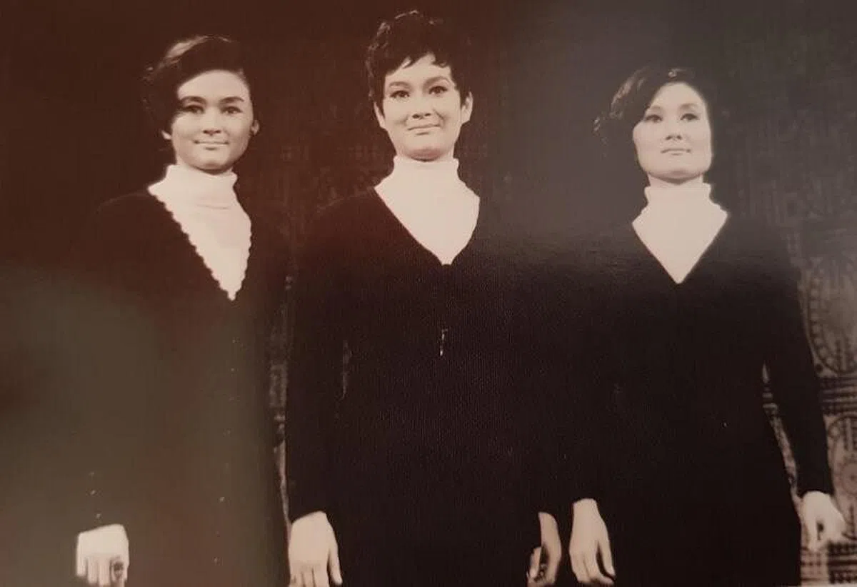 香港1970年代歌坛三朵花——华娃（左起）、夏丹与刘韵。